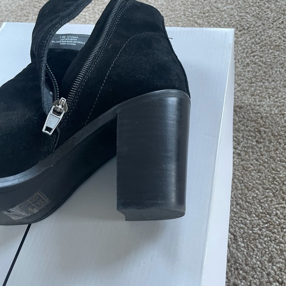 DOLCE VITA BLACK SUEDE BOOTIES - Picture 3 of 4